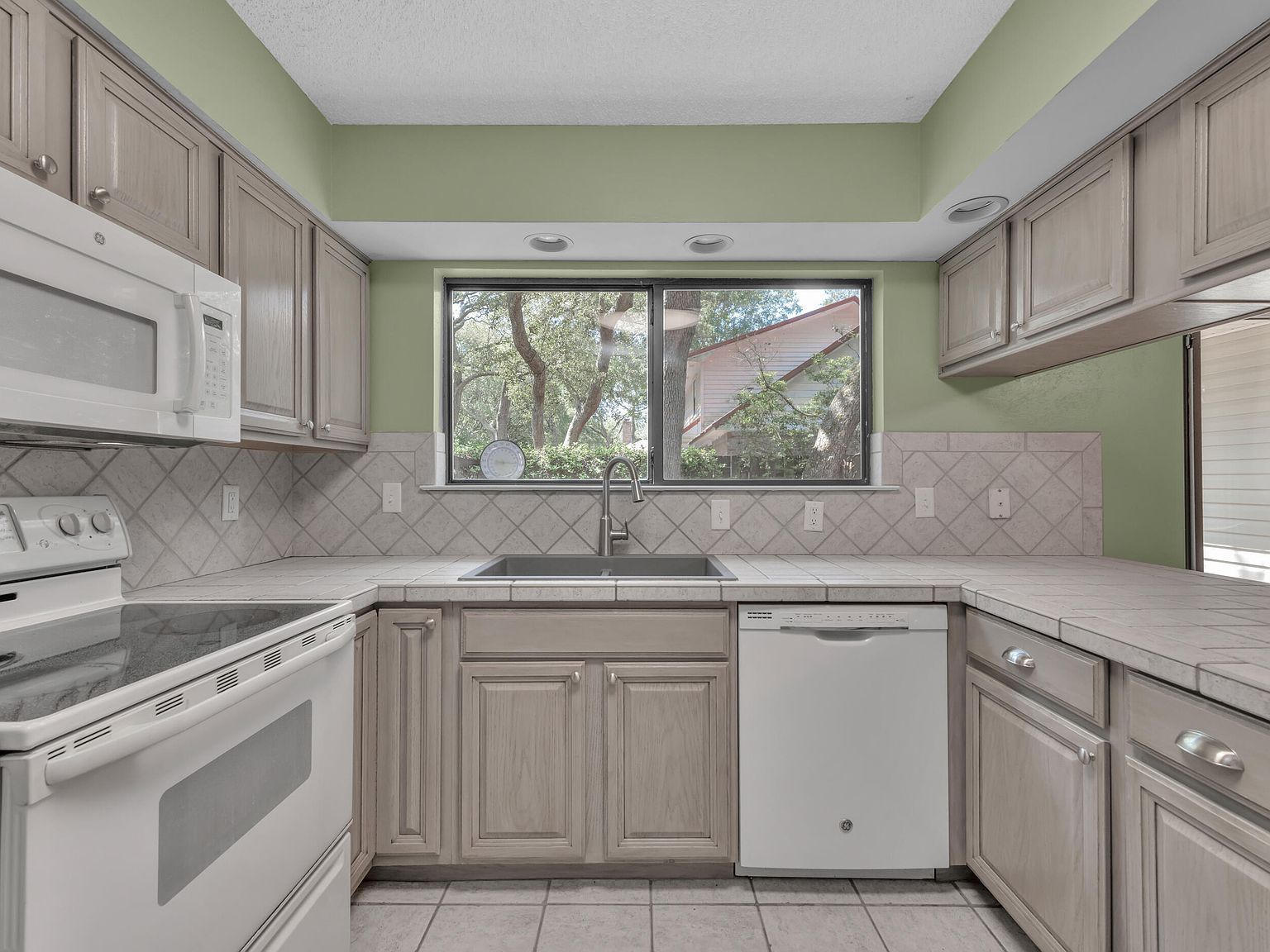 256 Dominica Cir W Niceville, FL 32578 - Thumbnail 5