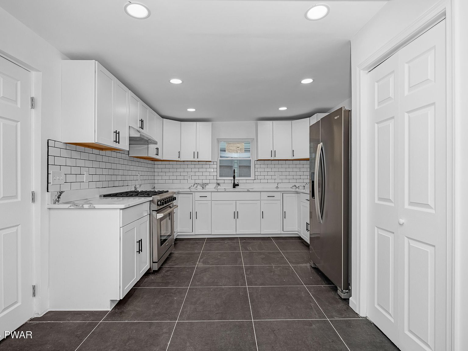 1227 Main St Dickson City, PA 18519 - Thumbnail 5