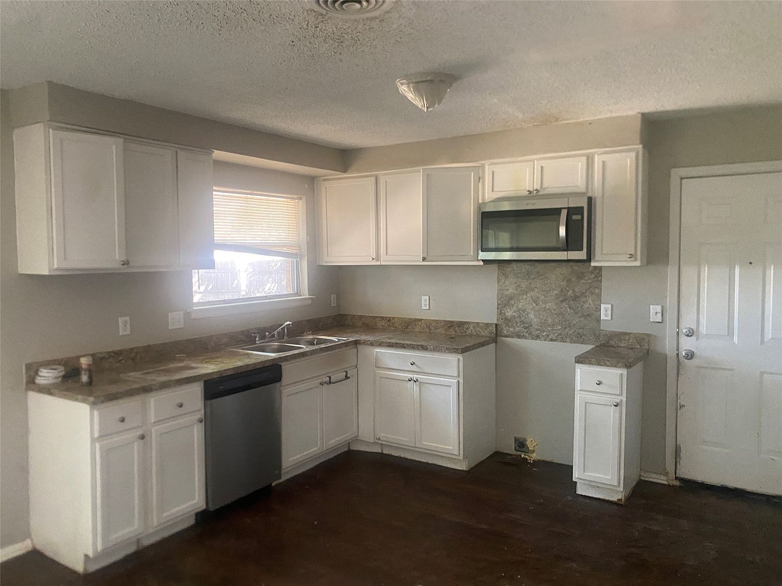 4927 Eastgate Cir Dallas, TX 75216 - Thumbnail 5