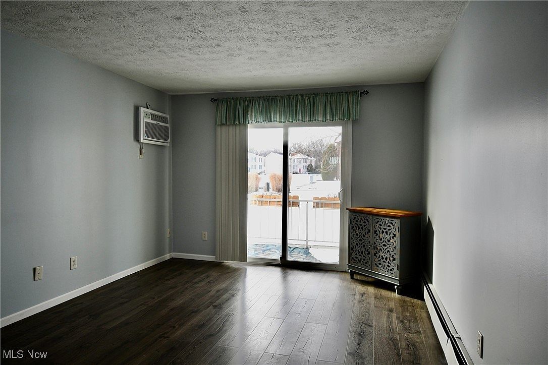 876 Pearson Cir UNIT 2 Youngstown, OH 44512 - Thumbnail 5