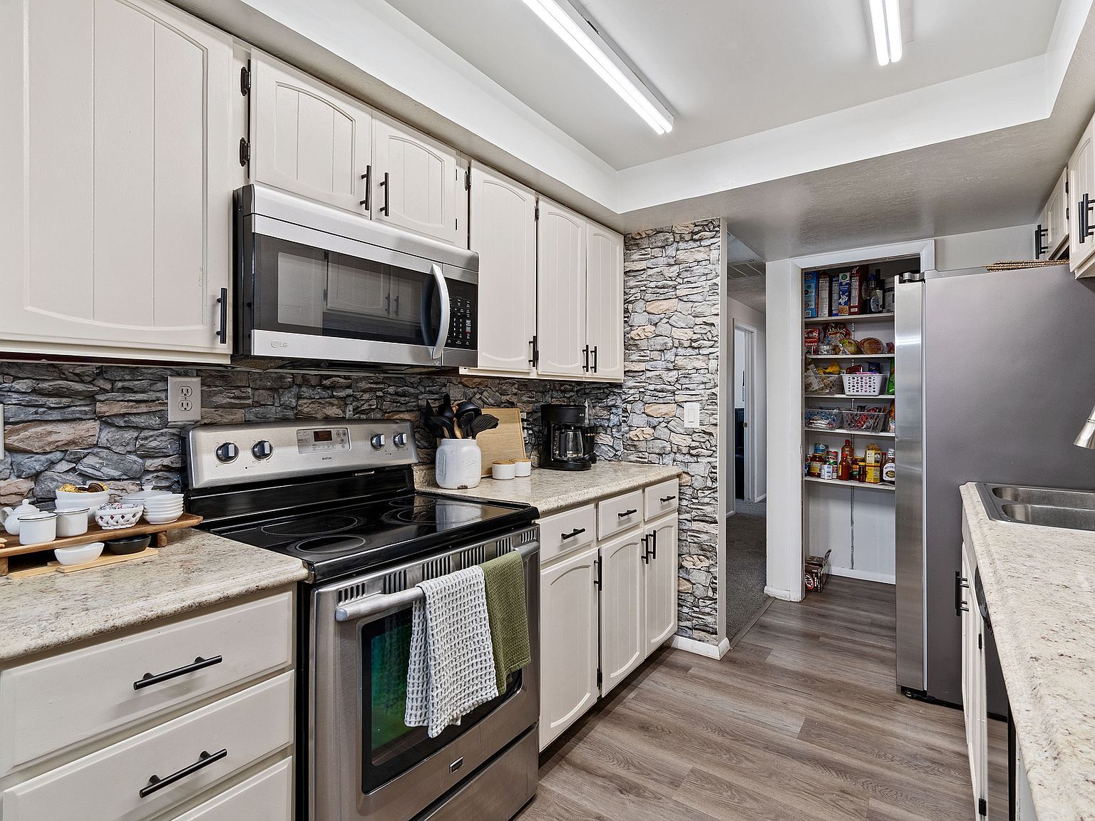 1624 E 750 S #D-9 Clearfield, UT 84015 - Thumbnail 5