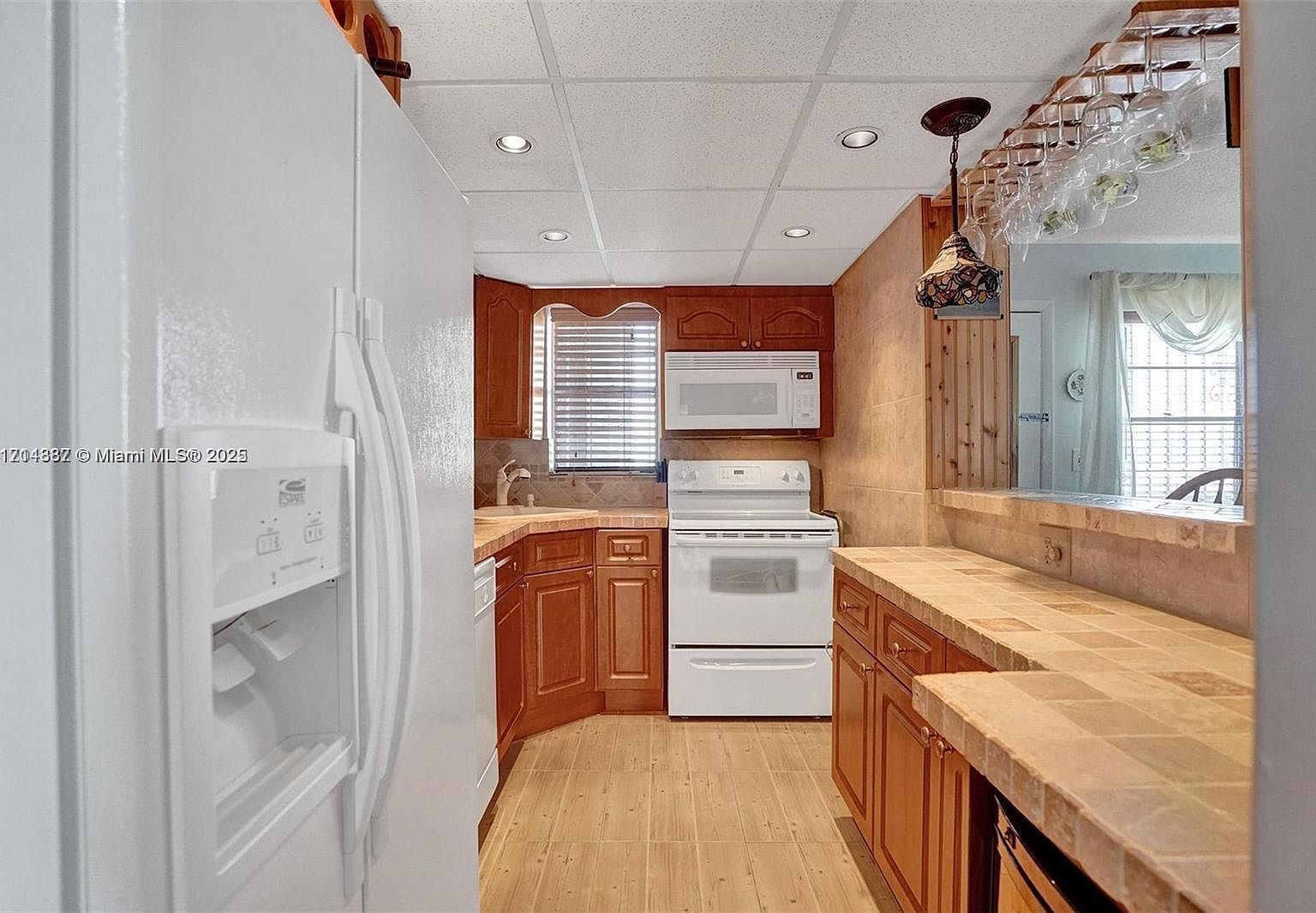 7620 Carlyle Ave APT 703 Miami Beach, FL 33141 - Thumbnail 5