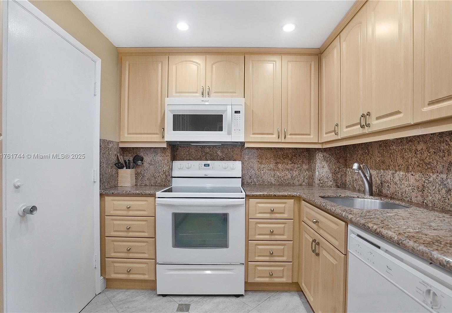 5005 Collins Ave APT 714 Miami Beach, FL 33140 - Thumbnail 5