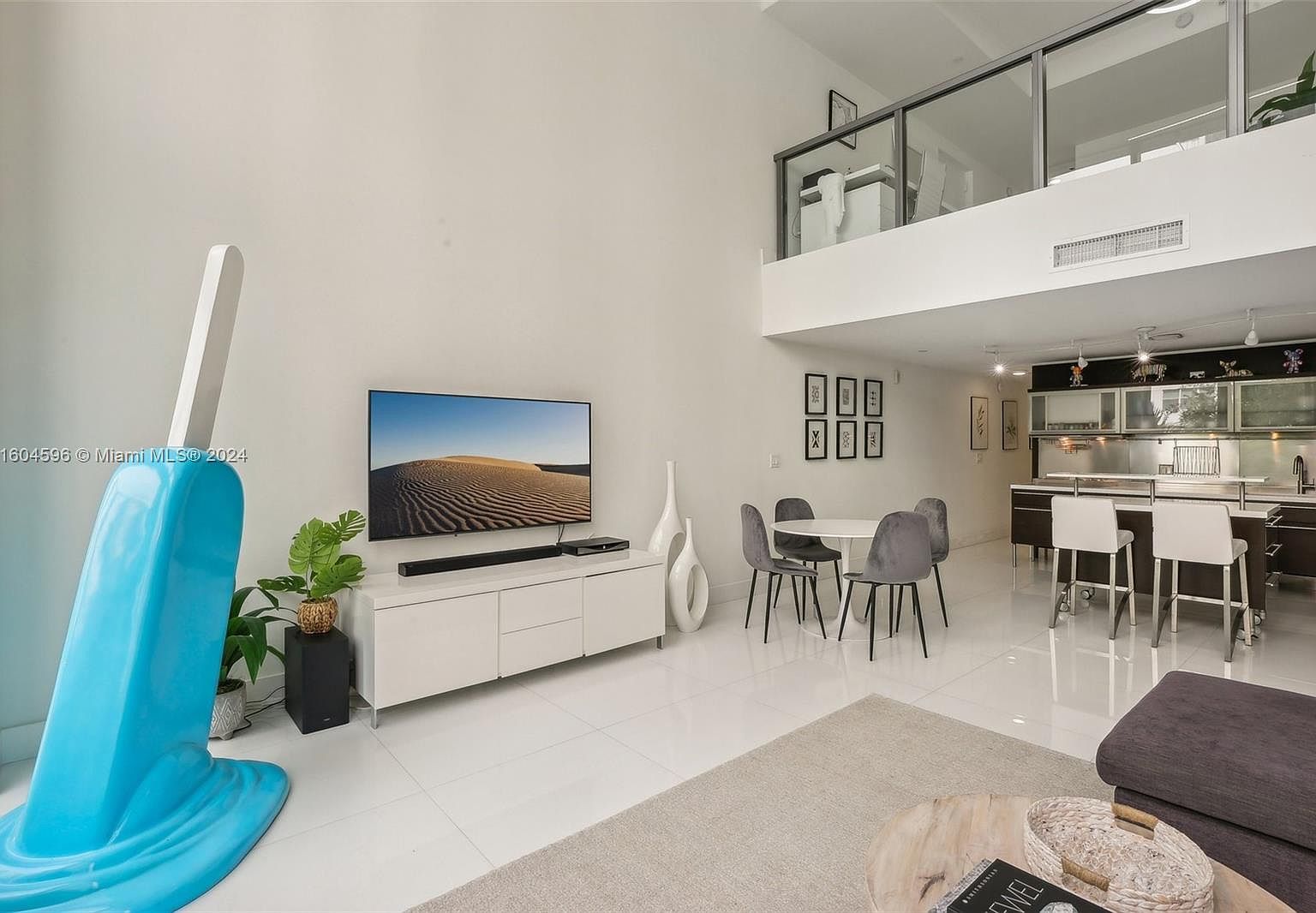 6000 Collins Ave APT 517 Miami Beach, FL 33140 - Thumbnail 5