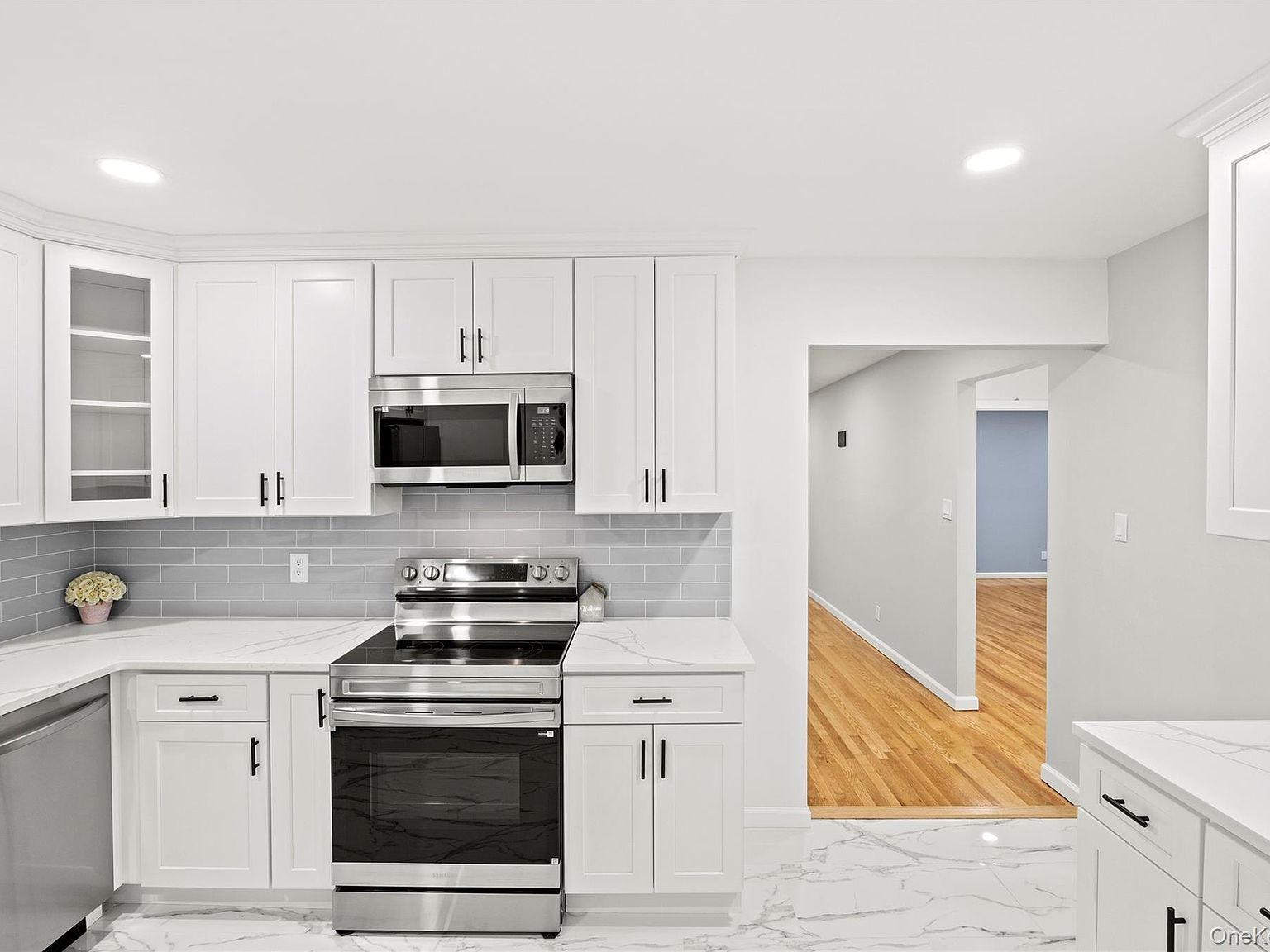 25 Lincoln Ave Ronkonkoma, NY 11779 - Thumbnail 5