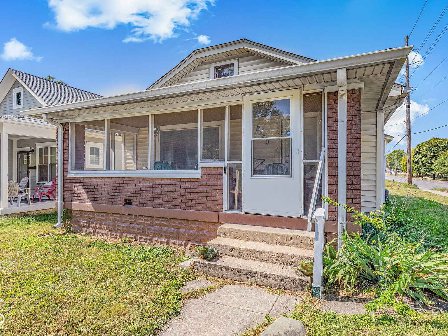 2460 Sheldon St Indianapolis, IN 46218 - Thumbnail 5