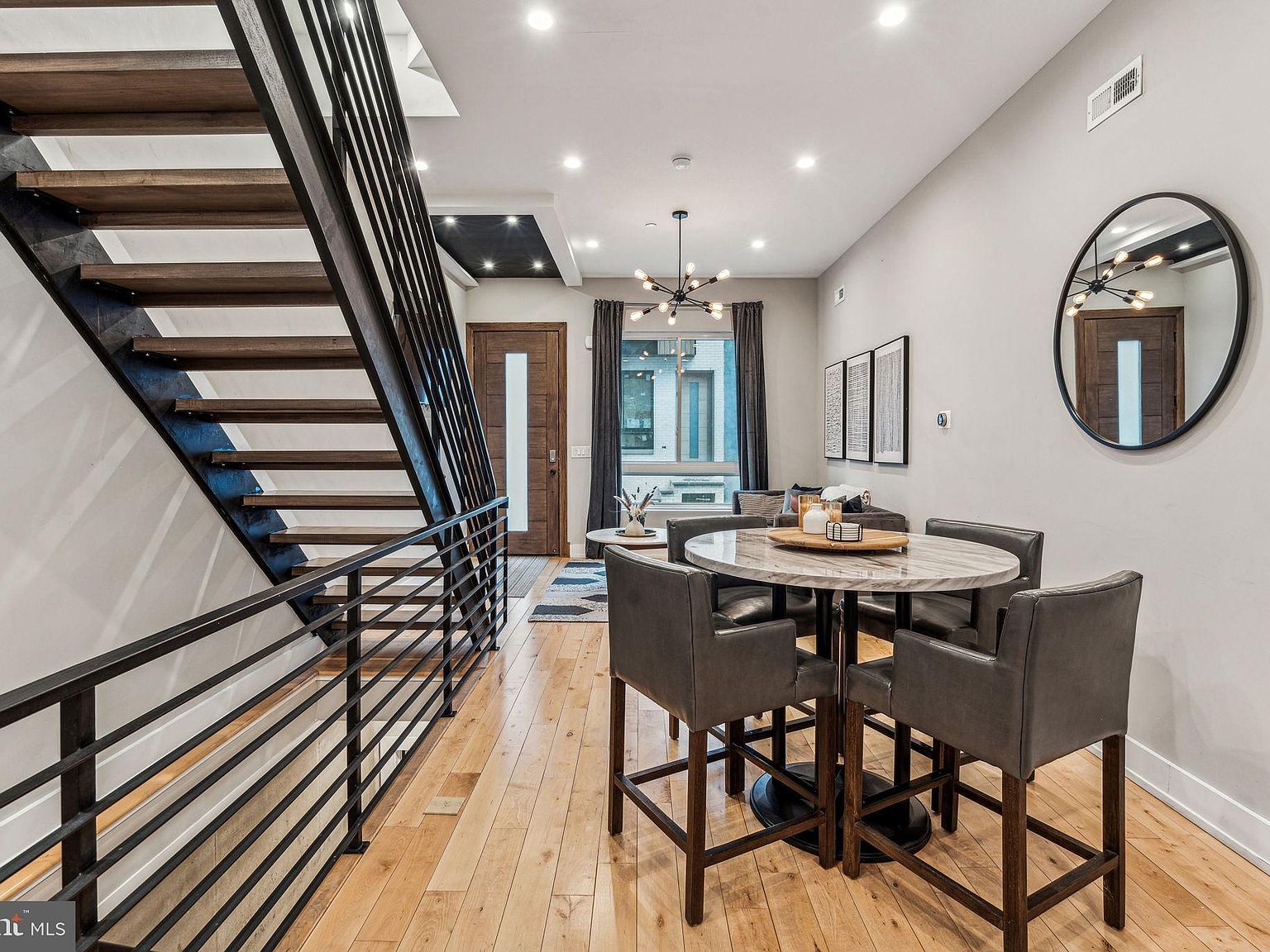 1514 S Bambrey St Philadelphia, PA 19146 - Thumbnail 5