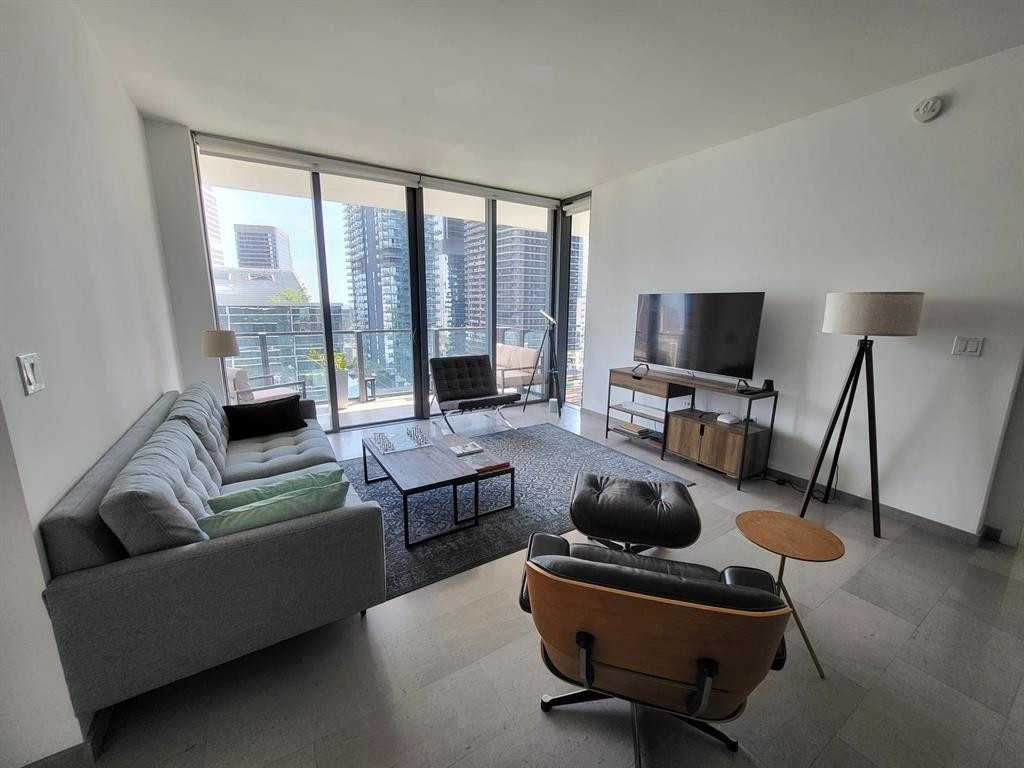 88 Southwest 7th Street, Miami, FL, USA, 33130 - Thumbnail 5