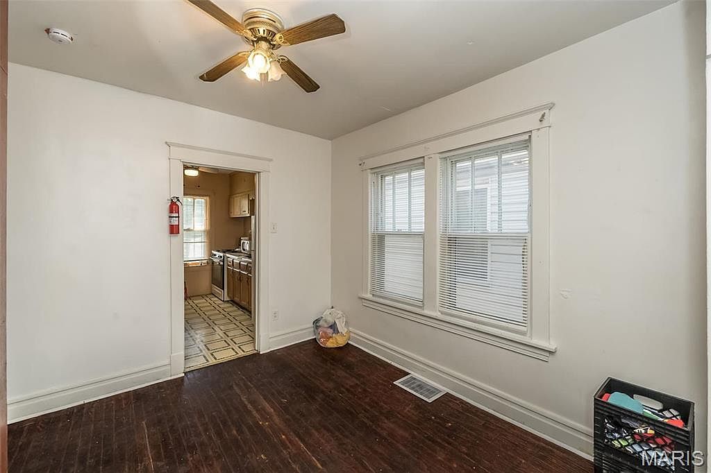 5422 Partridge Ave Saint Louis, MO 63120 - Thumbnail 5