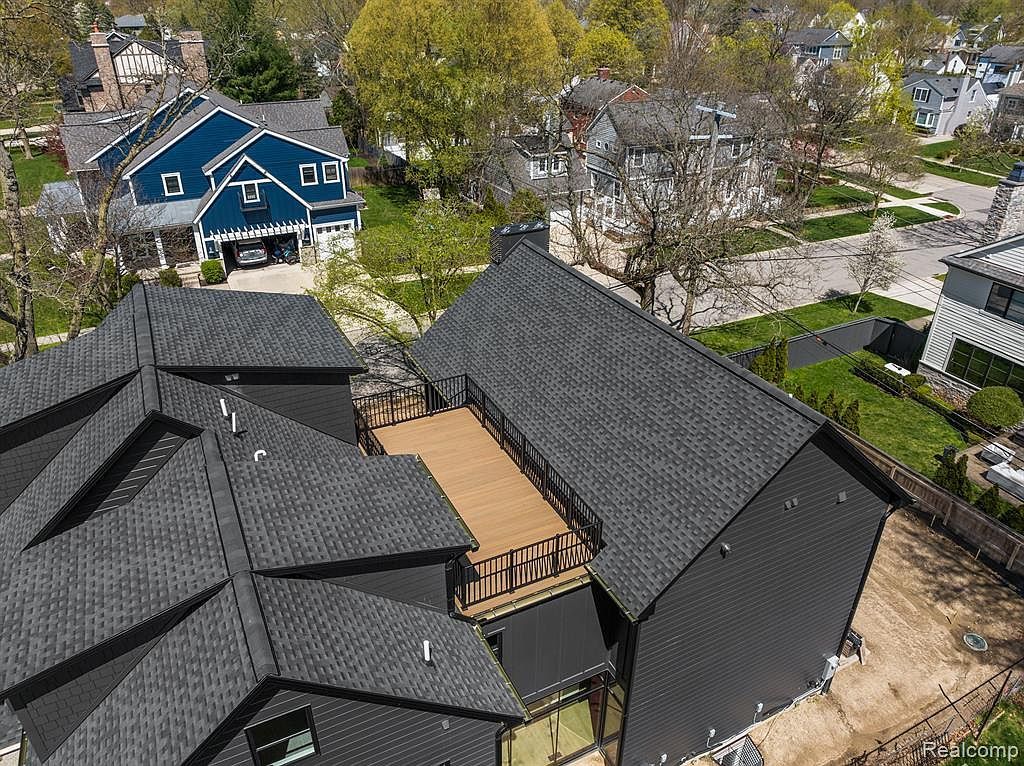 1723 Birmingham Blvd Birmingham, MI 48009 - Thumbnail 5