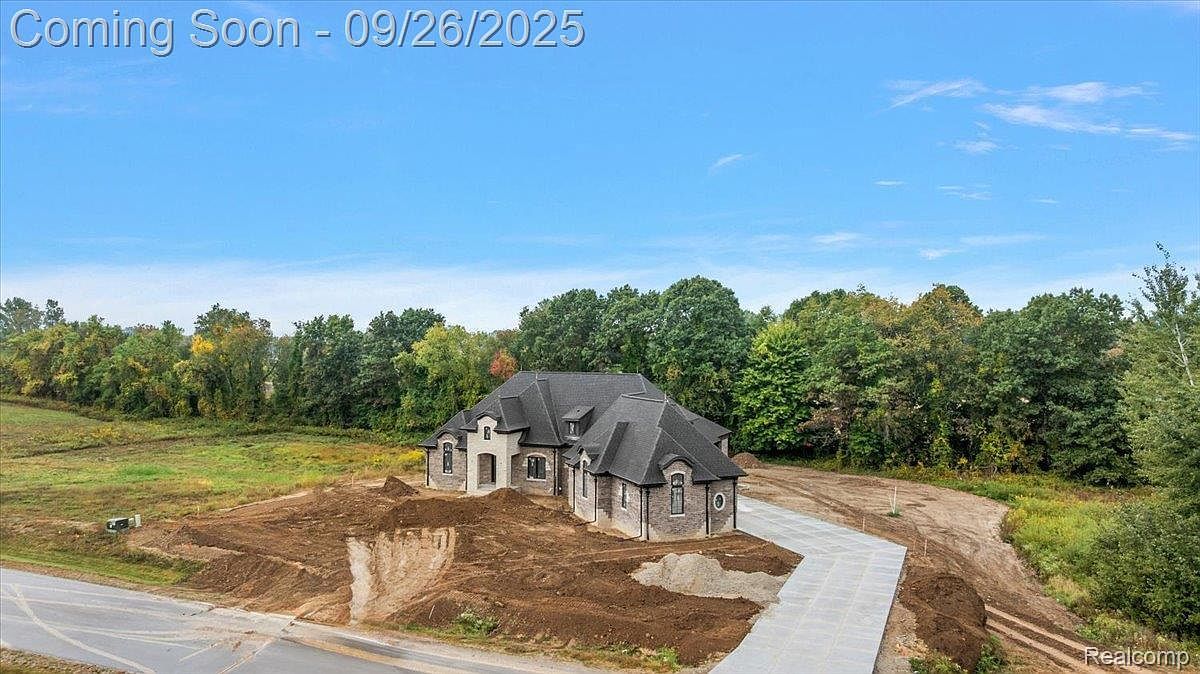 1597 Vista Dr Oakland, MI 48363 - Thumbnail 5