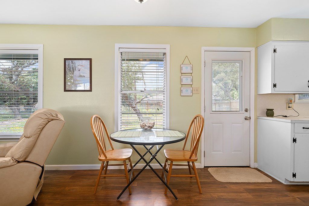 1906 Cochran Ln Rockport, TX 78382 - Thumbnail 5