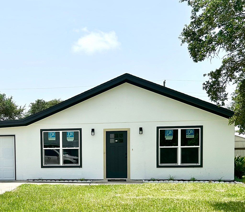 213 Lazy Ln Rockport, TX 78382 - Thumbnail 5