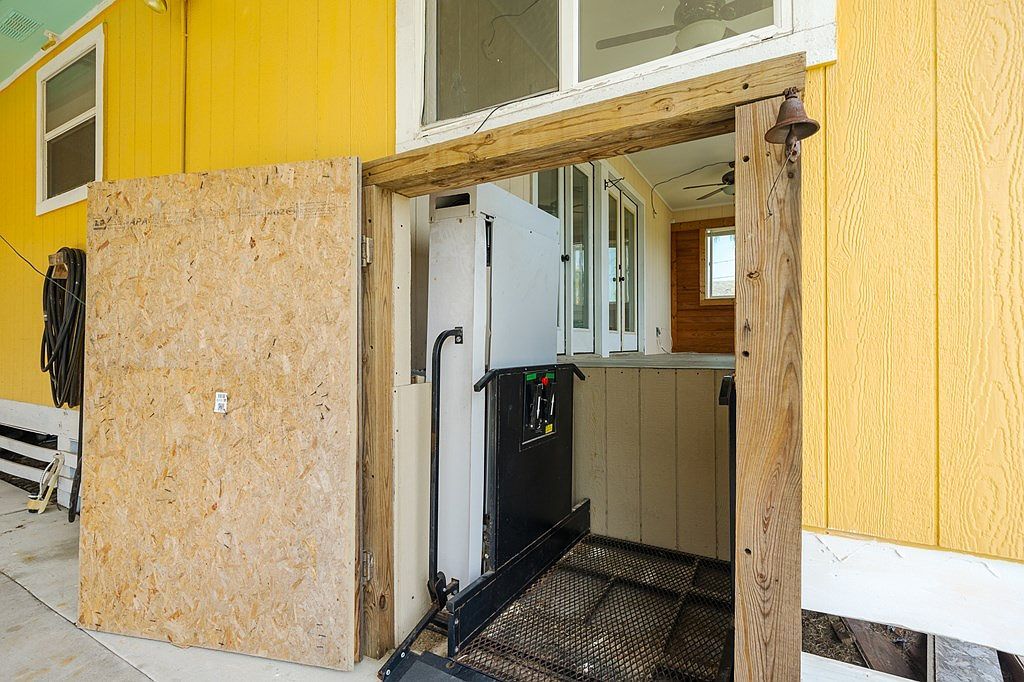 1003 S Pearl St Rockport, TX 78382 - Thumbnail 5