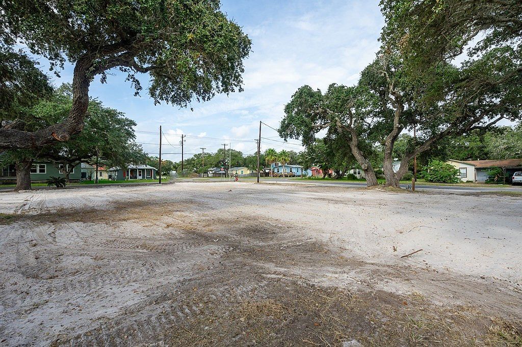 104 S 4th St Fulton, TX 78358 - Thumbnail 5