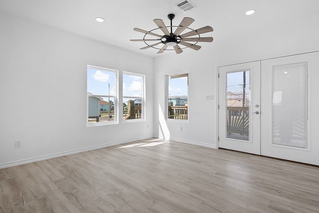 125 Belaire Dr Rockport, TX 78382 - Thumbnail 5