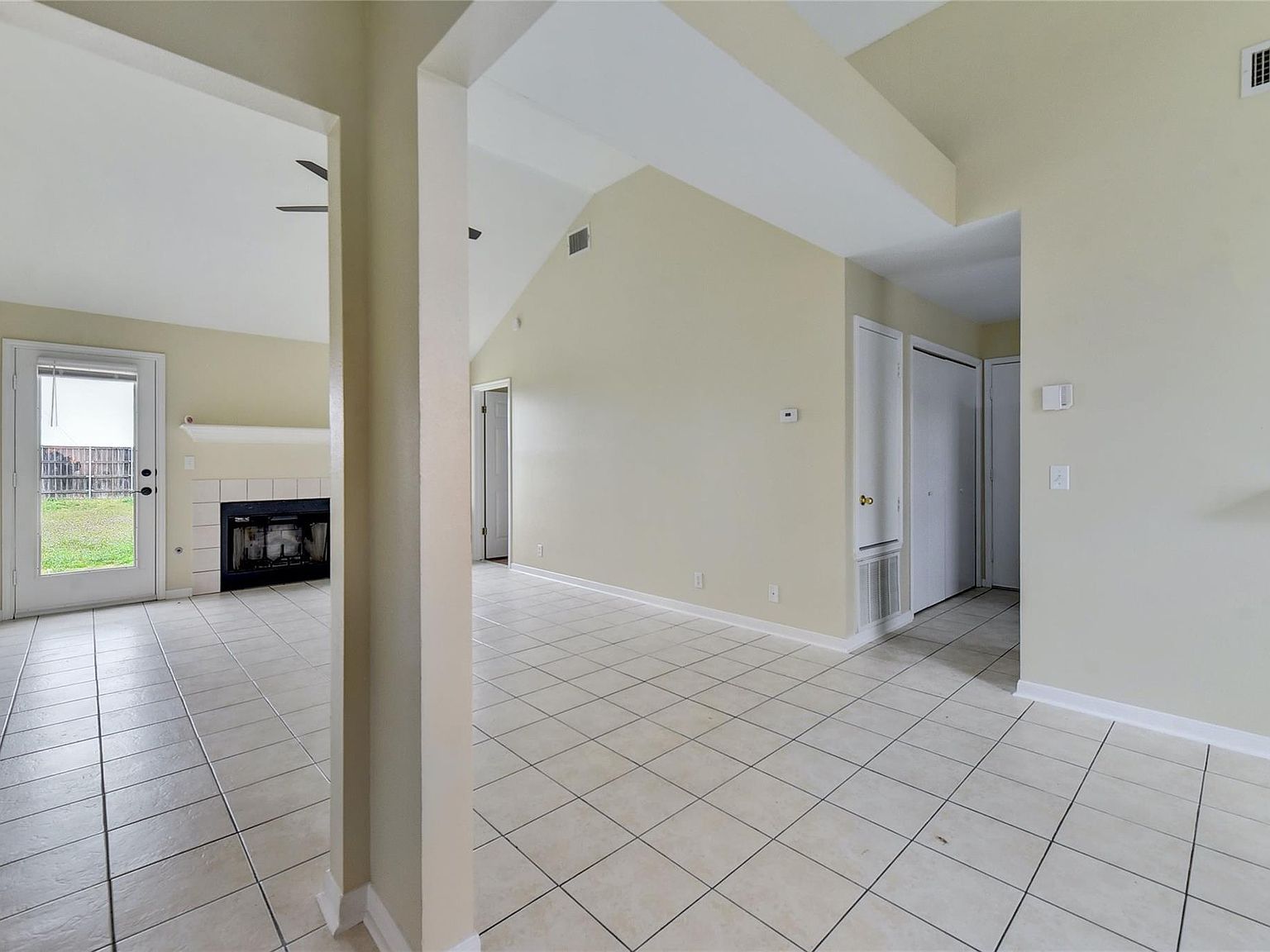 11412 Tickford Dr Del Valle, TX 78617 - Thumbnail 5