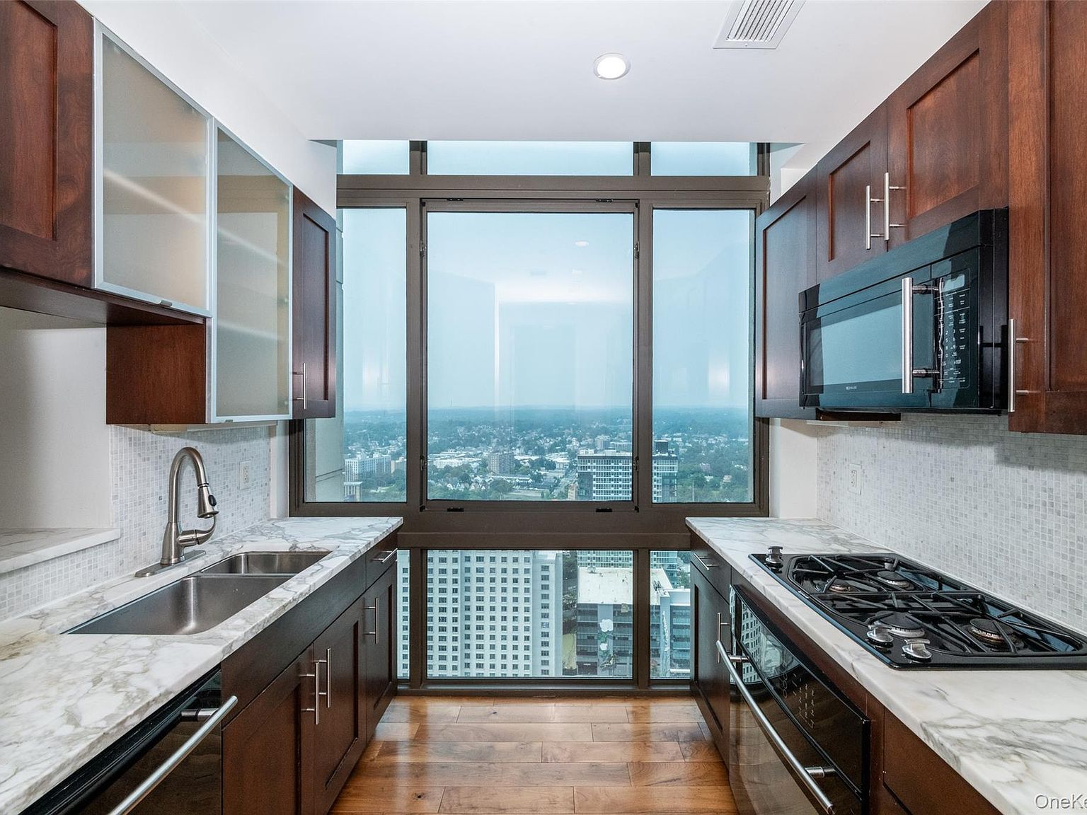 175 Huguenot St #PENTHOUSE 204 New Rochelle, NY 10801 - Thumbnail 5