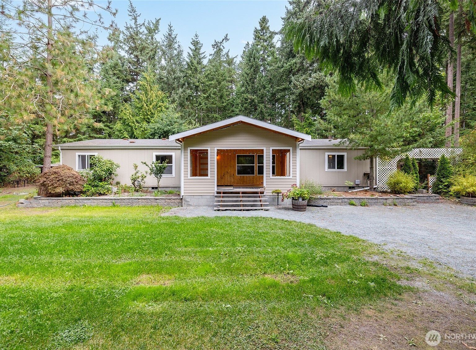 159 E Crescent Harbor Rd Oak Harbor, WA 98277 - Thumbnail 5