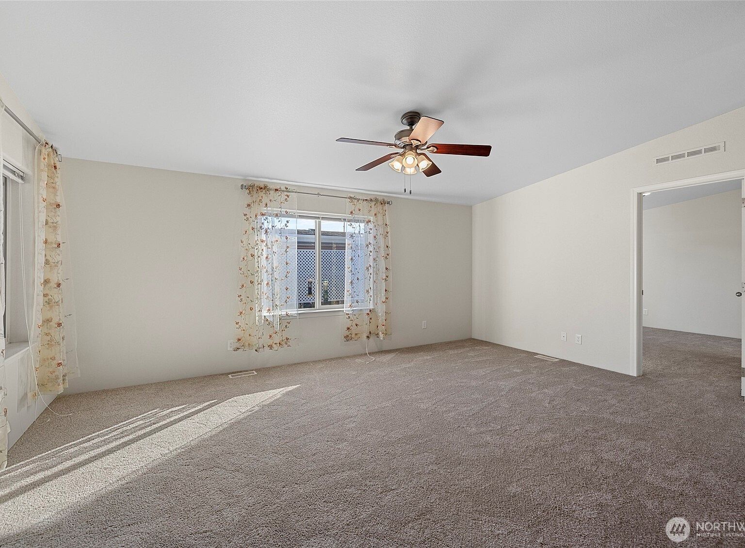 225 NE Ernst St #73 Oak Harbor, WA 98277 - Thumbnail 5