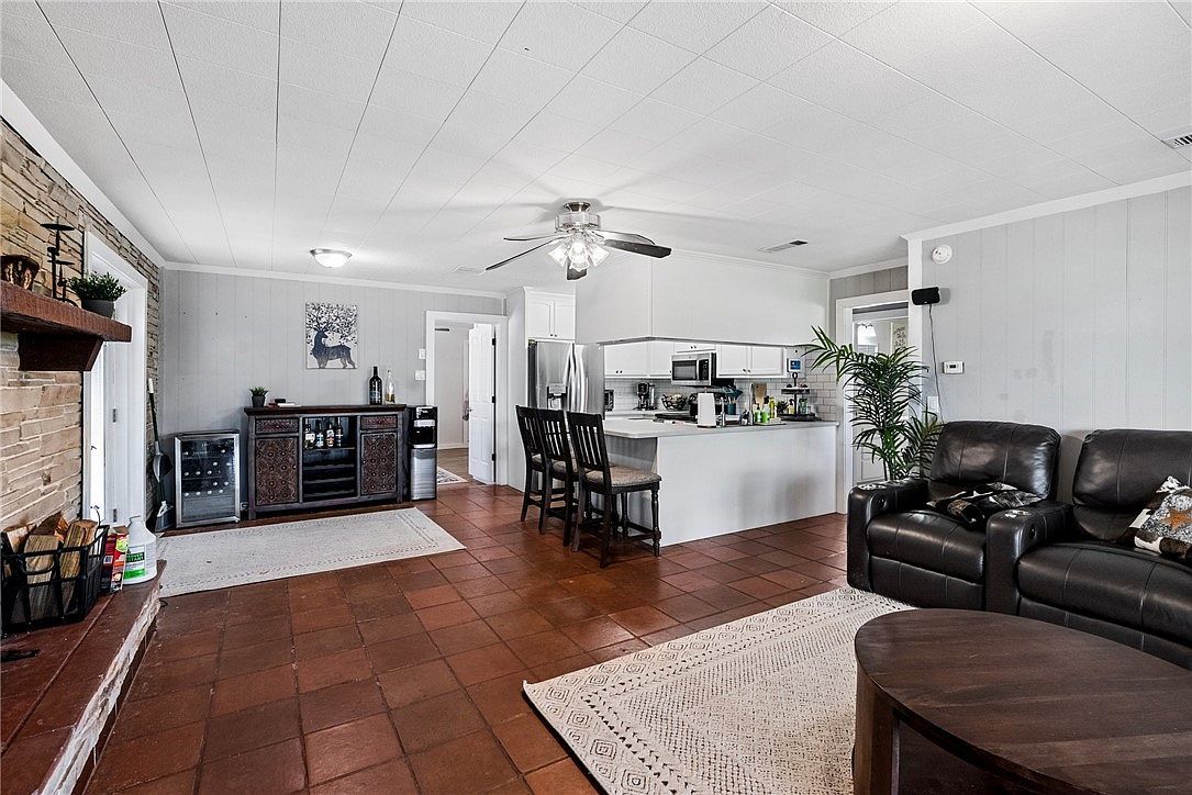 180 Freeman Cir George West, TX 78022 - Thumbnail 5