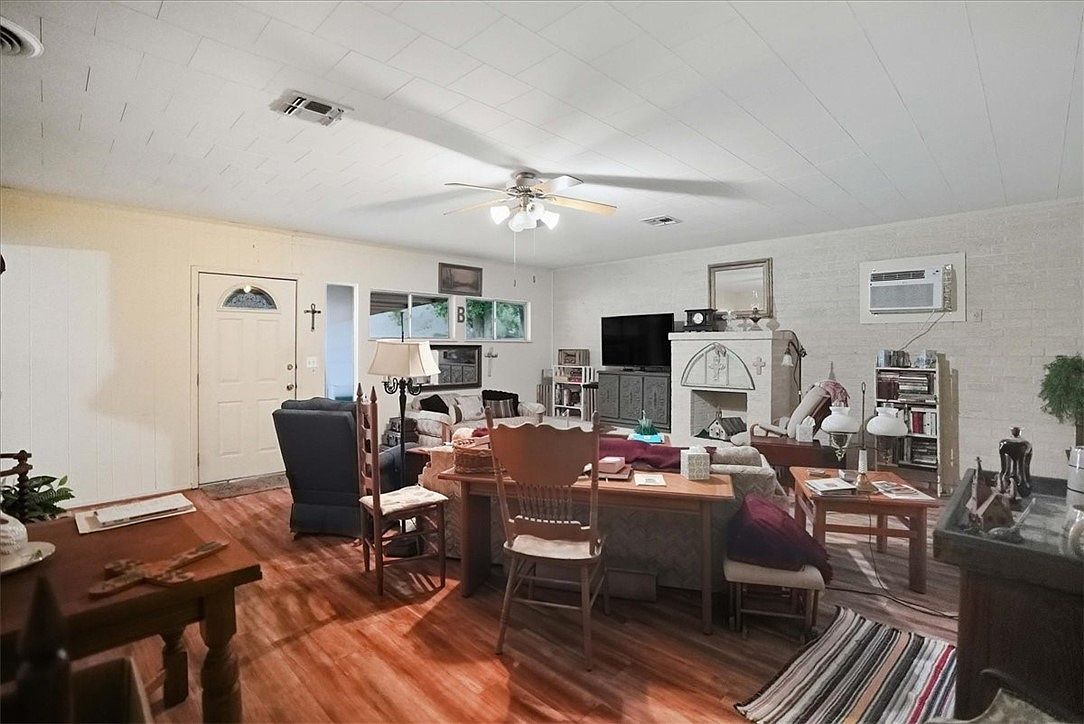 1000 Austin St George West, TX 78022 - Thumbnail 5