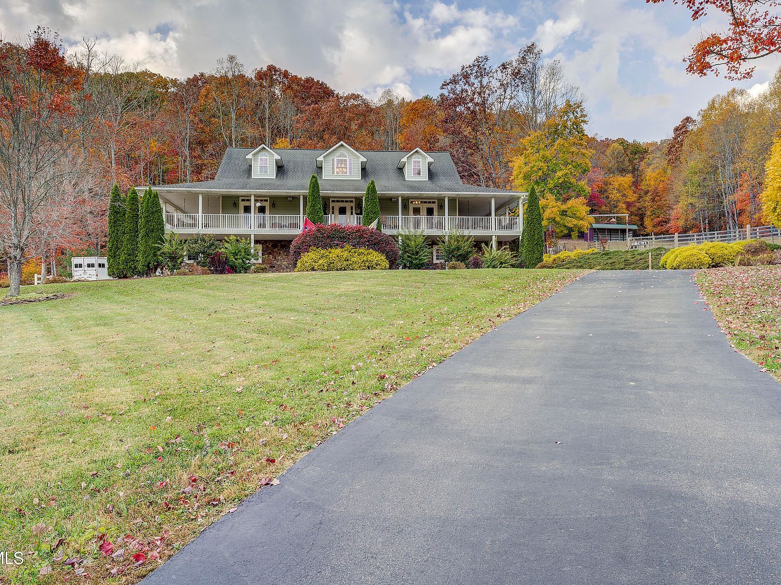 1008 Holly Meadow Rd Mountain City, TN 37683 - Thumbnail 5