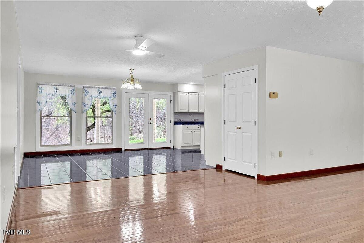 1296 Mountain View Rd Rogersville, TN 37857 - Thumbnail 5