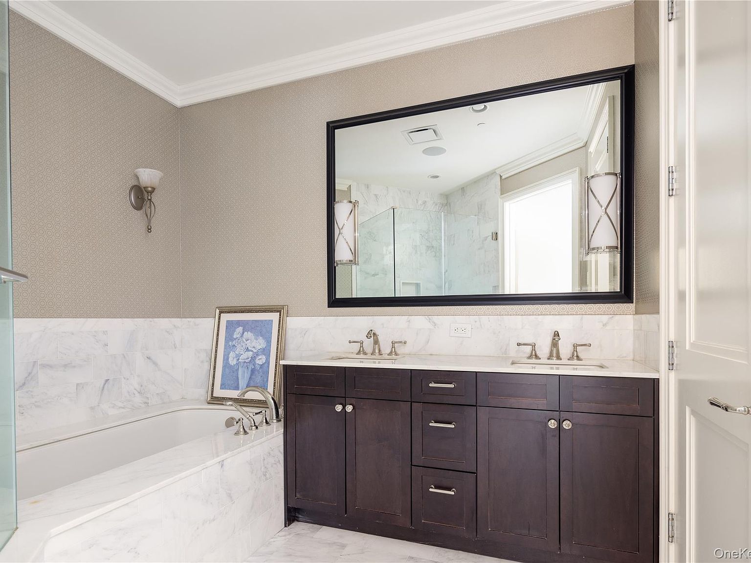 2000 Royal Ct Unit 2109 North Hills, NY 11040 - Thumbnail 5