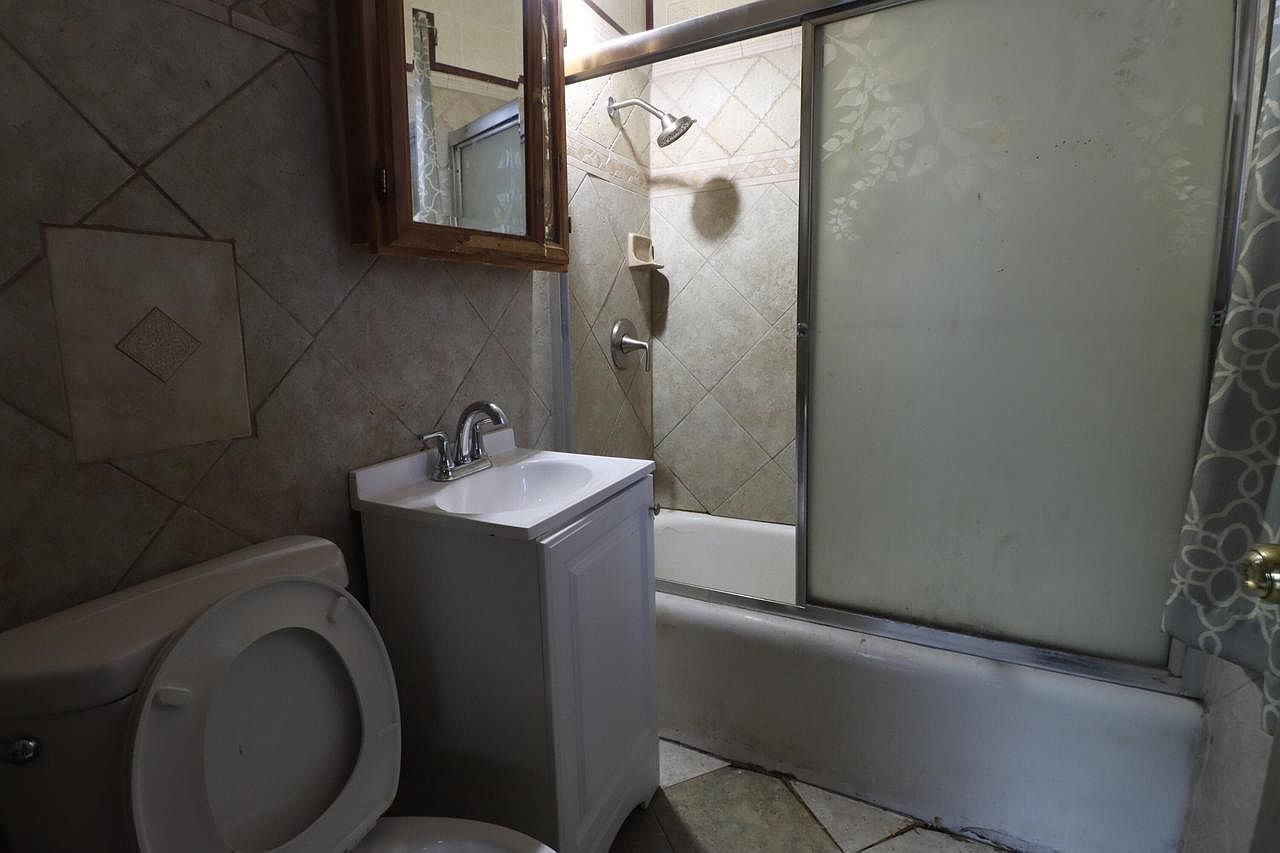 1314 N 22nd St Milwaukee, WI 53205 - Thumbnail 5