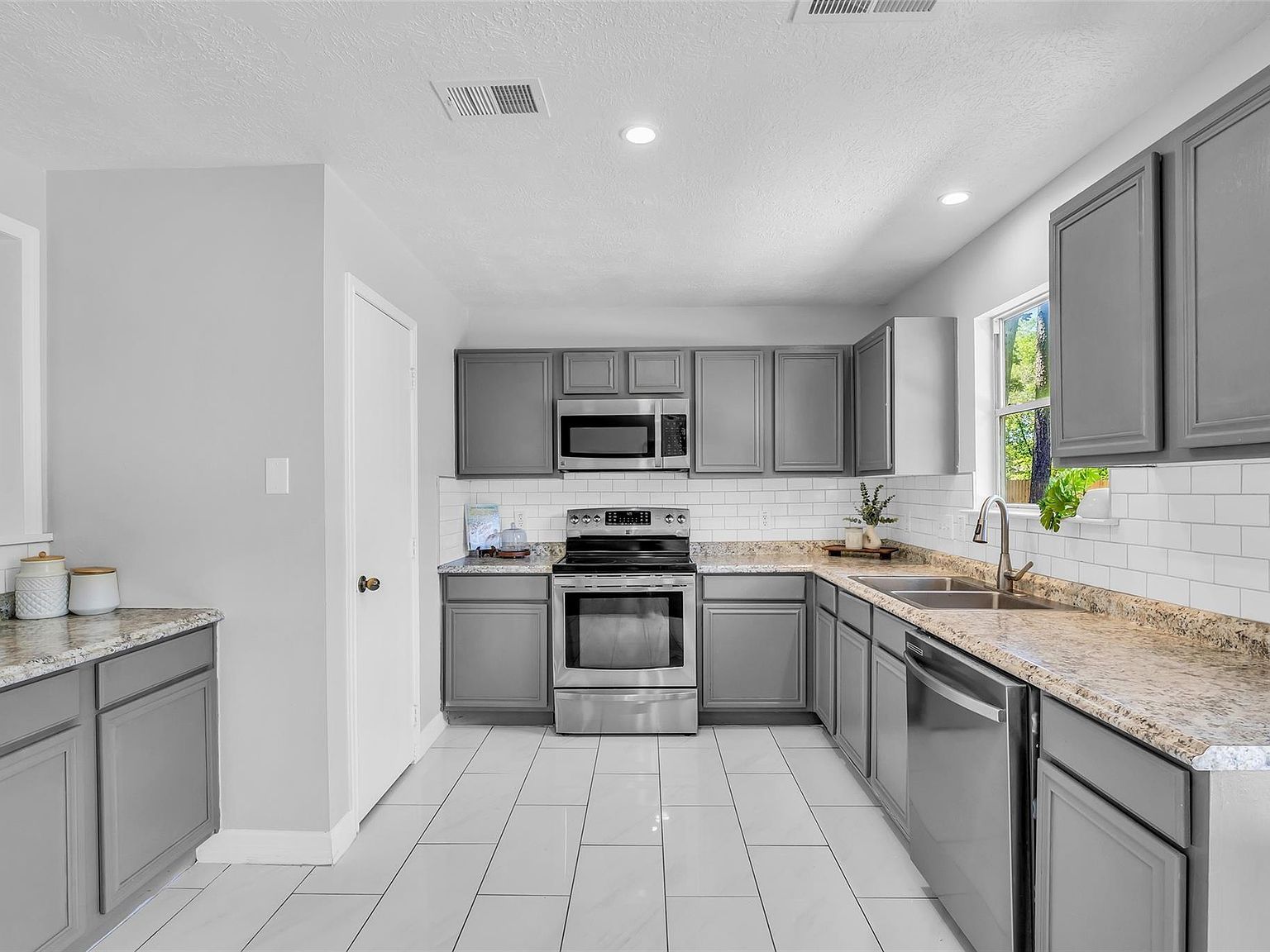 16919 Lacing Ct Crosby, TX 77532 - Thumbnail 5