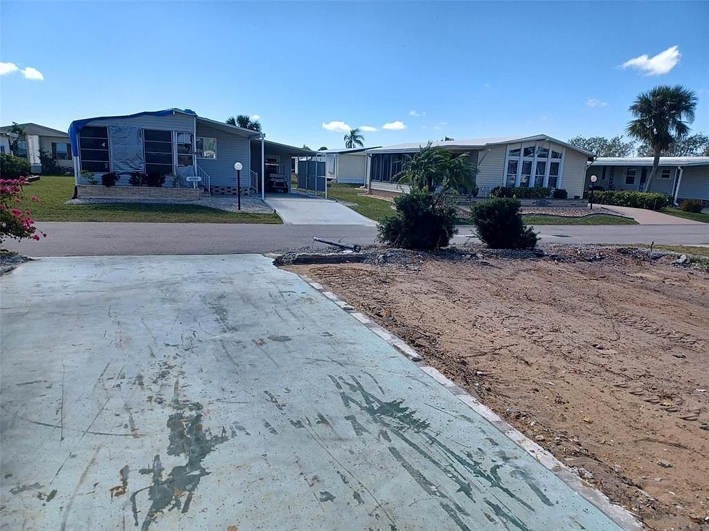 213 Lazy River Rd North Port, FL 34287 - Thumbnail 5