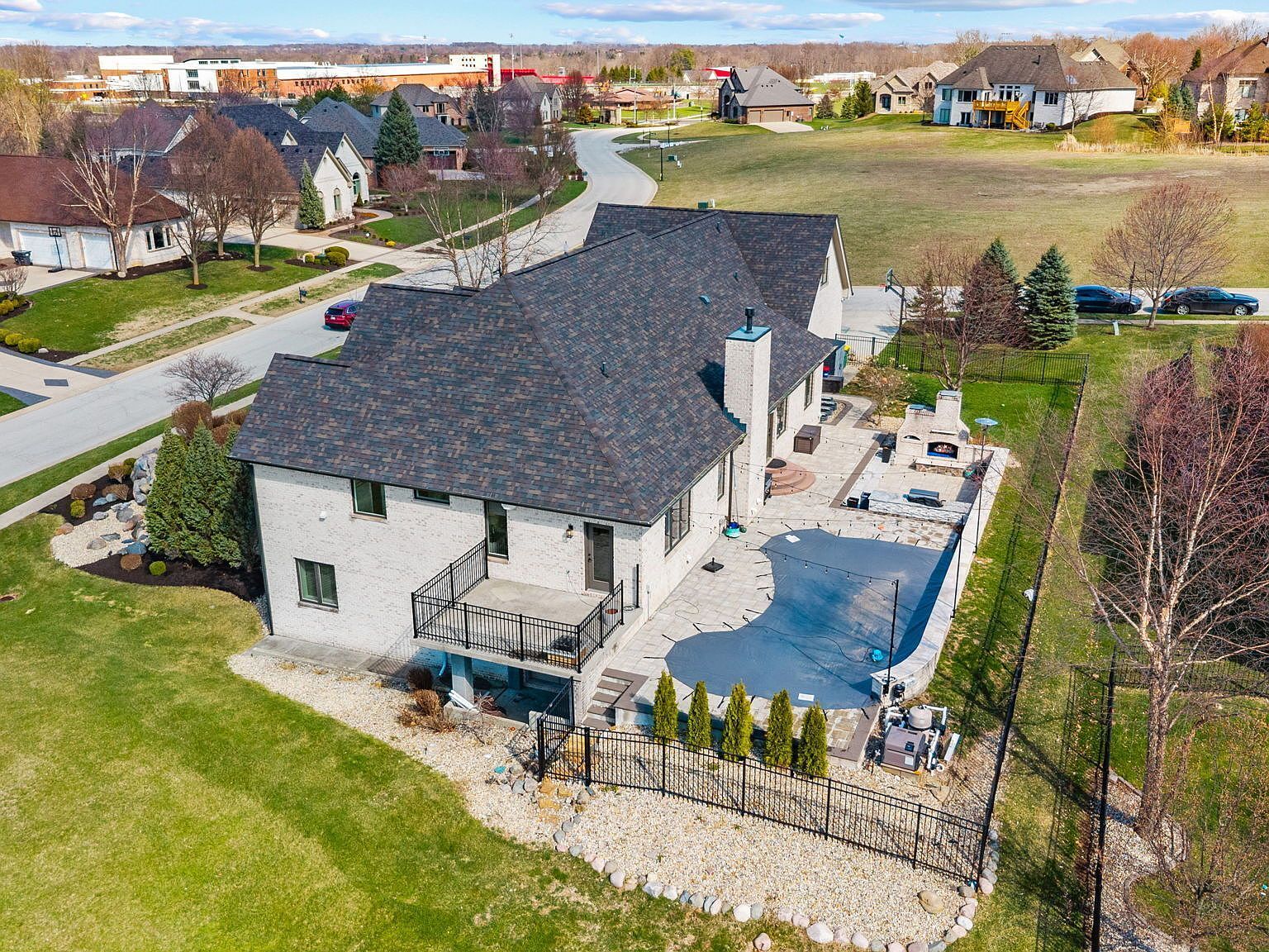 2882 Aldersgate Dr Greenwood, IN 46143 - Thumbnail 5