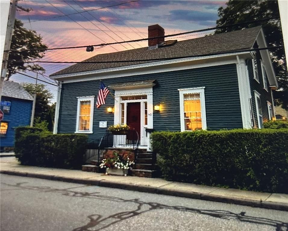 43 Poplar St Newport, RI 02840 - Thumbnail 5