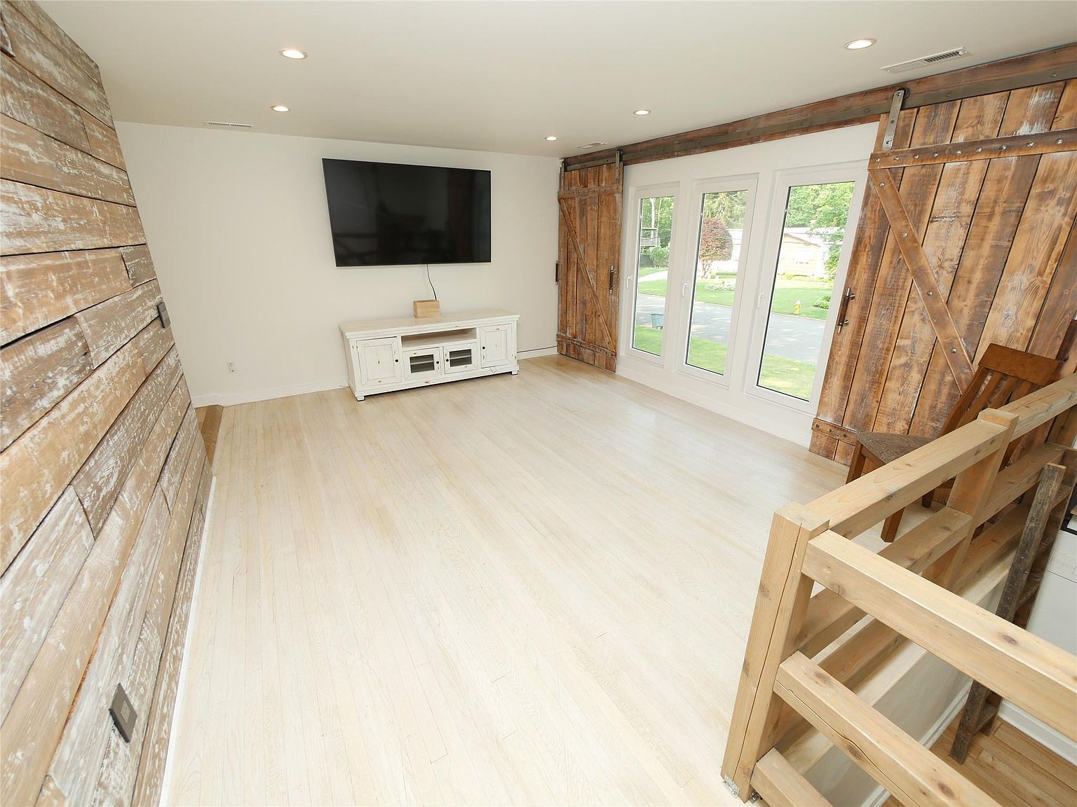 35 Junard Blvd Port Jefferson Station, NY 11776 - Thumbnail 5