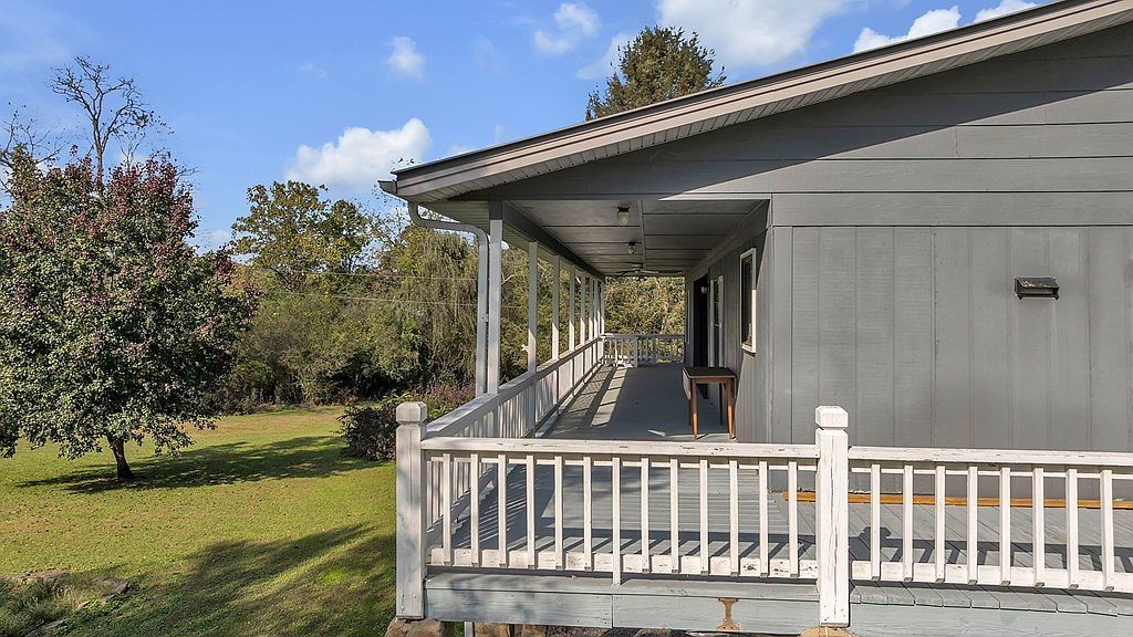 54 S Old Prentiss Rd Franklin, NC 28734 - Thumbnail 5