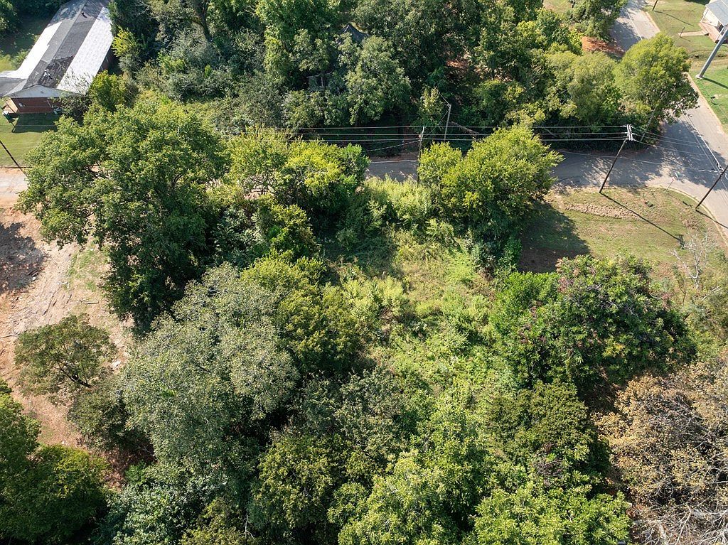 1221 W Debard St Palestine, TX 75801  | Land/Lot