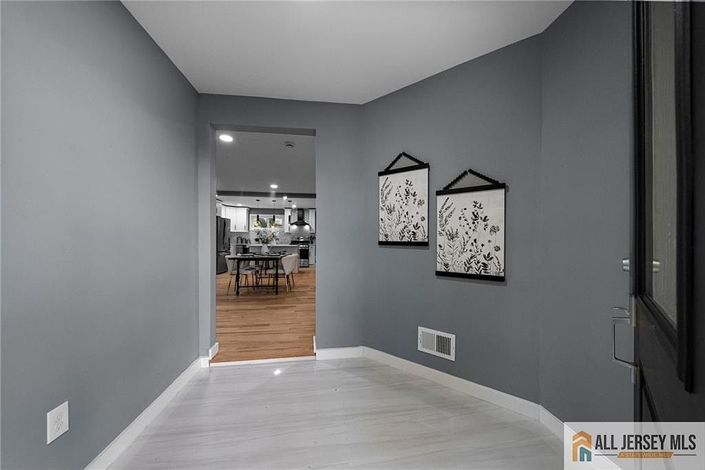 498 Alpine St South Amboy, NJ 08879 - Thumbnail 5