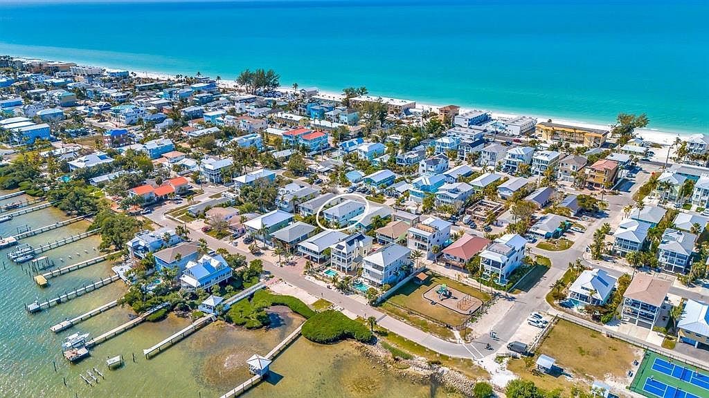 2409 Avenue B Bradenton Beach, FL 34217 - Thumbnail 5