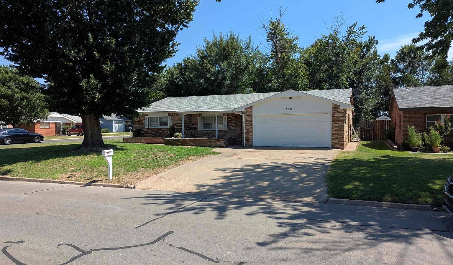 2201 Cherry Ave Woodward, OK 73801 - Thumbnail 5