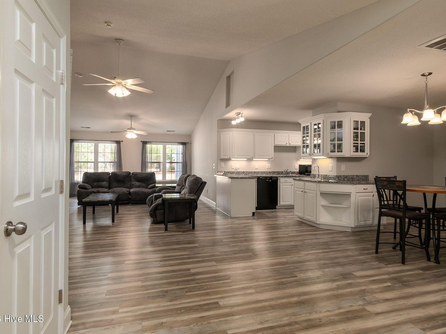 321 Barbara Dr New Bern, NC 28562 - Thumbnail 5