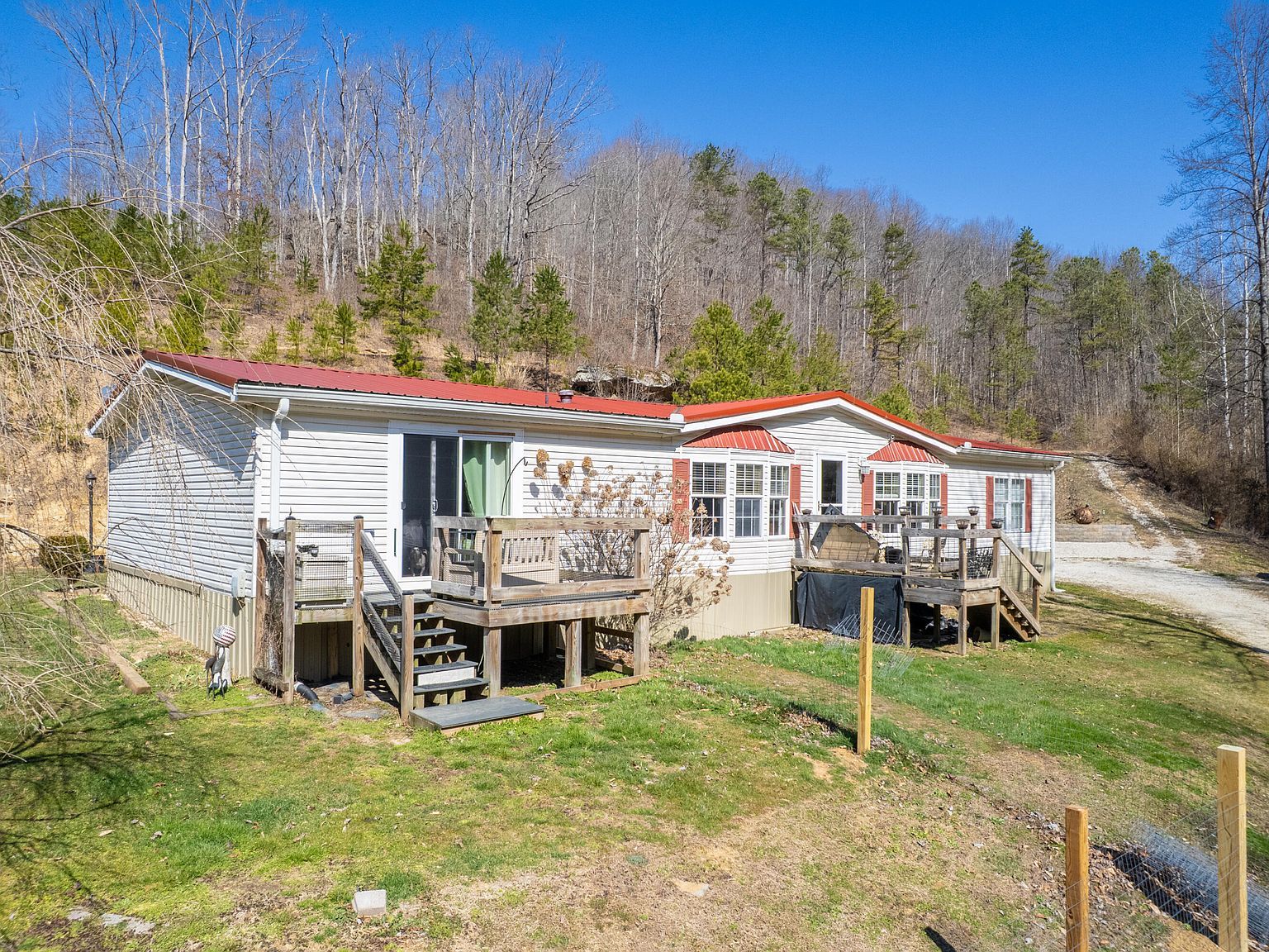 59 Irvine Allen Cemetery Rd Salyersville, KY 41465 - Thumbnail 5