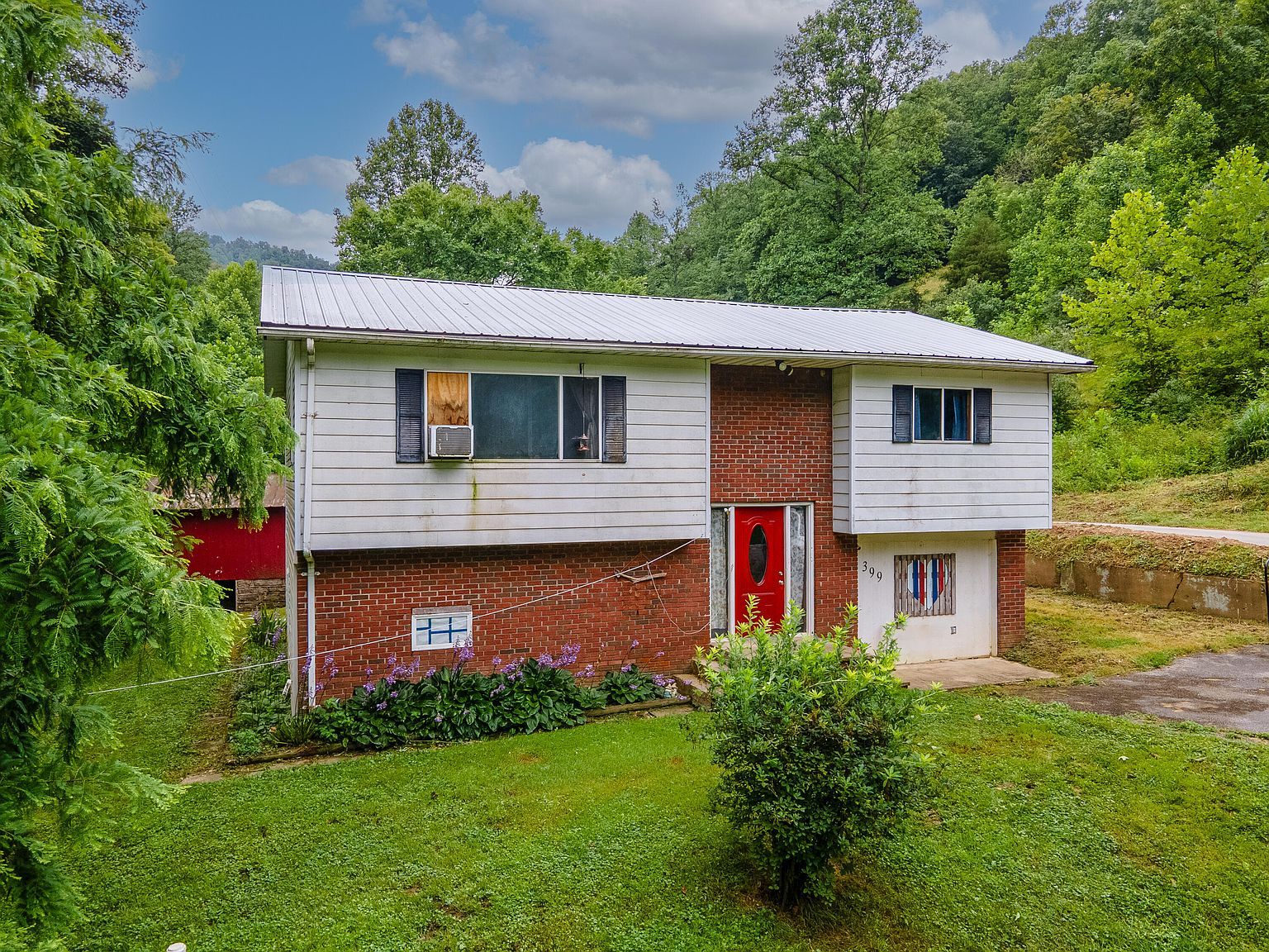 399 Hayes Br Langley, KY 41645 - Thumbnail 5