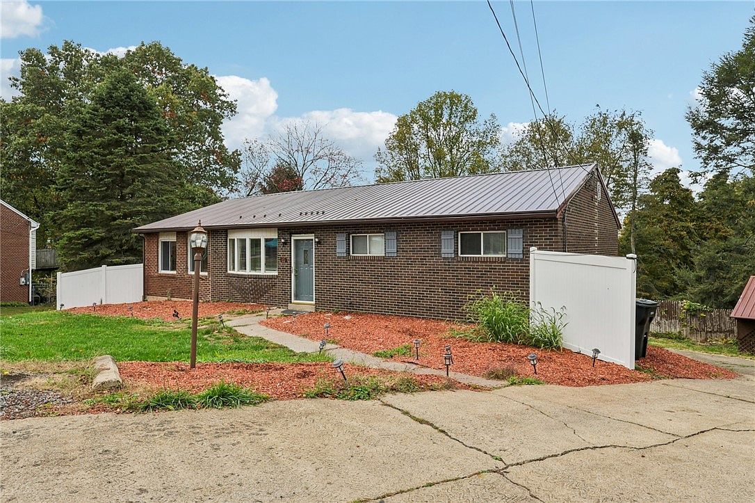 447 Englewood Dr Pittsburgh, PA 15237 - Thumbnail 5