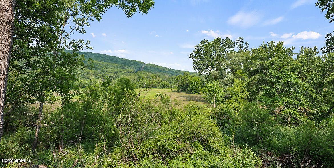 108 Berkshire Dr Williamstown, MA 01267 - Thumbnail 5