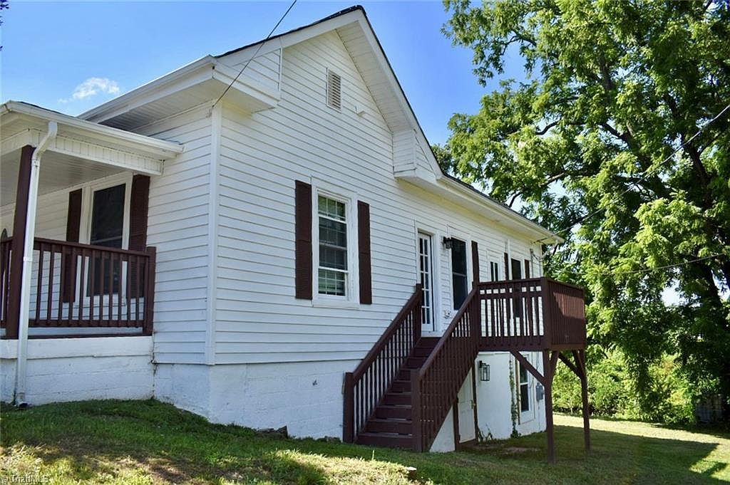 802 Spring St Mount Airy, NC 27030 - Thumbnail 5