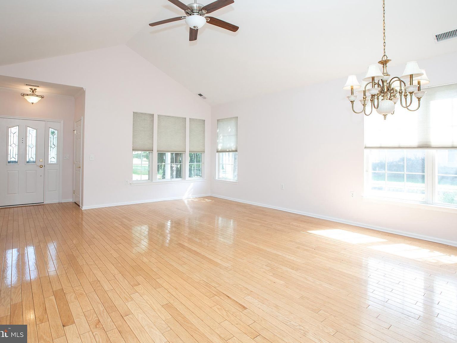 97 Hummingbird Dr Hamilton, NJ 08690 - Thumbnail 5