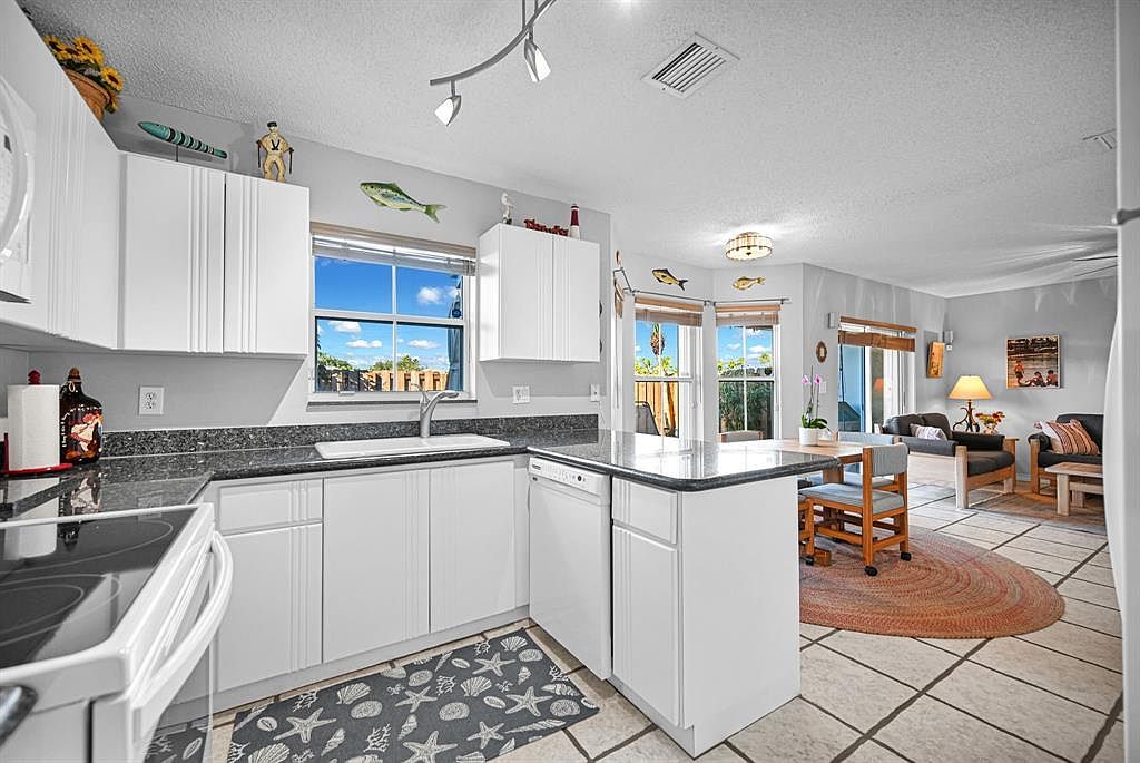 251 W Forest Oak Cir Davie, FL 33325 - Thumbnail 5