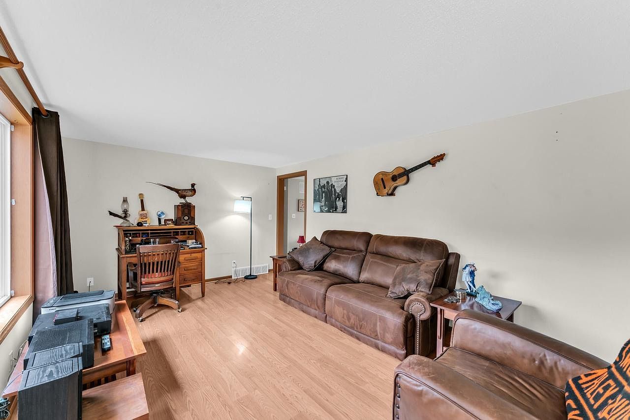 N1191 Walworth St Genoa City, WI 53128 - Thumbnail 5