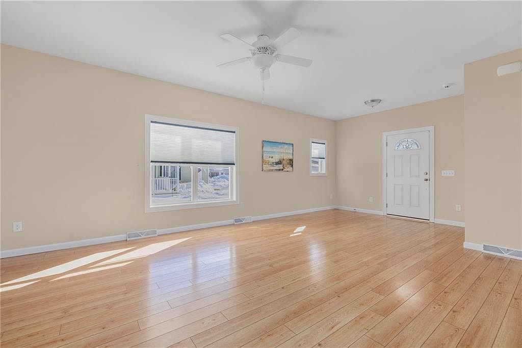 58 Chickadee Ln South Kingstown, RI 02879 - Thumbnail 5